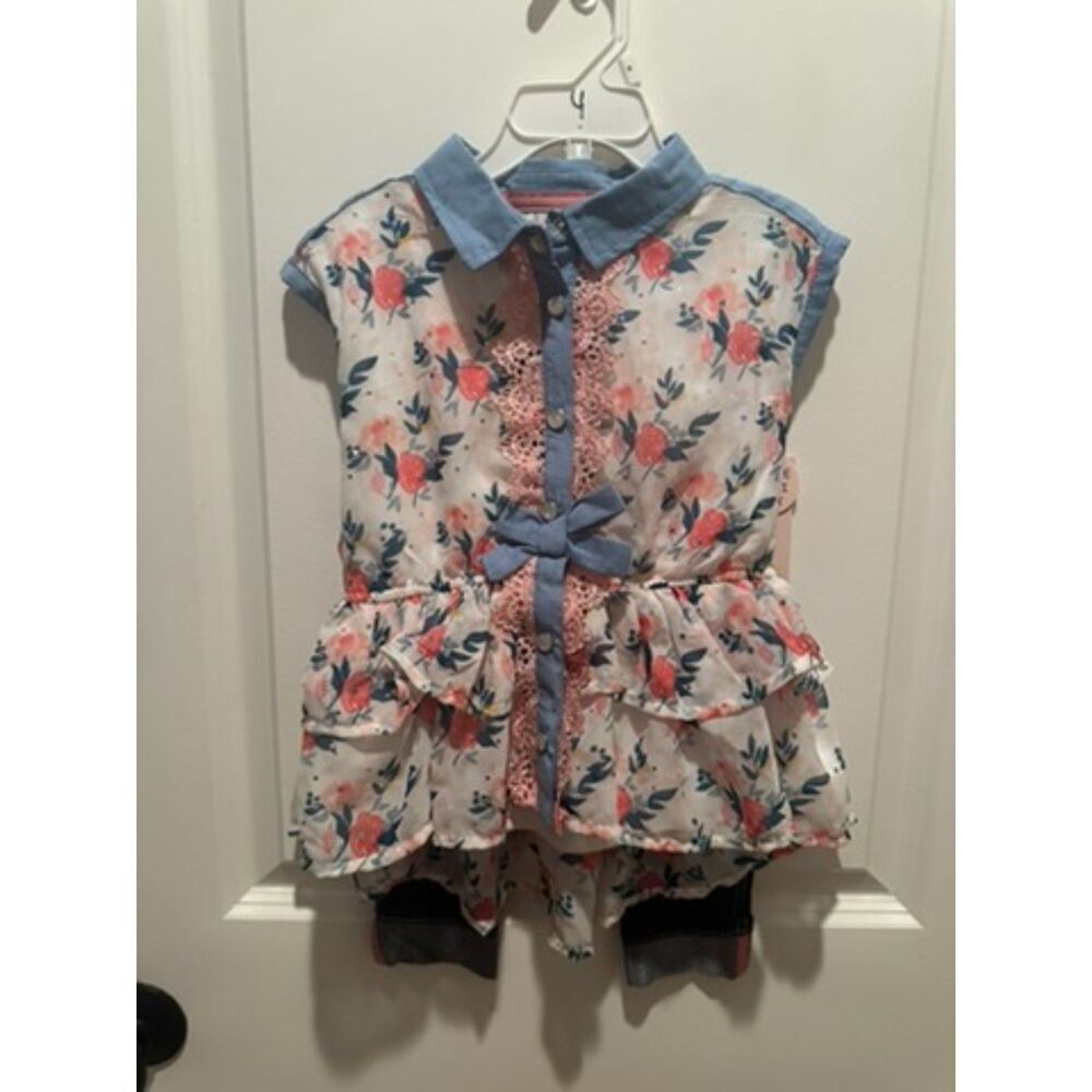 Little Lass Two Piece Toddler Floral Set with Top and & Cropped Pants Size 4
